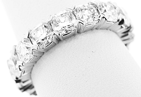 5.14 Carat TW Cushion Cut Diamond Wedding Ring - Platinum