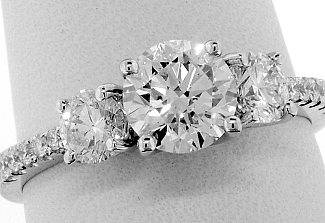 1.70 CT ROUND BRILLIANT ENGAGEMENT RING G/SI1